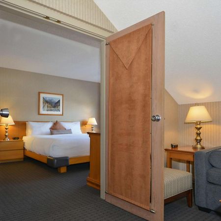 Listel Whistler, A Coast Hotel Bagian luar foto
